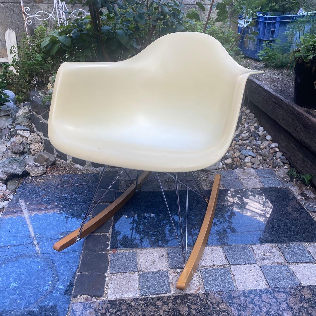 Vitraヴィトラ イームズ アームシェルチェア 焼け検ハーマンミラー値下げ中