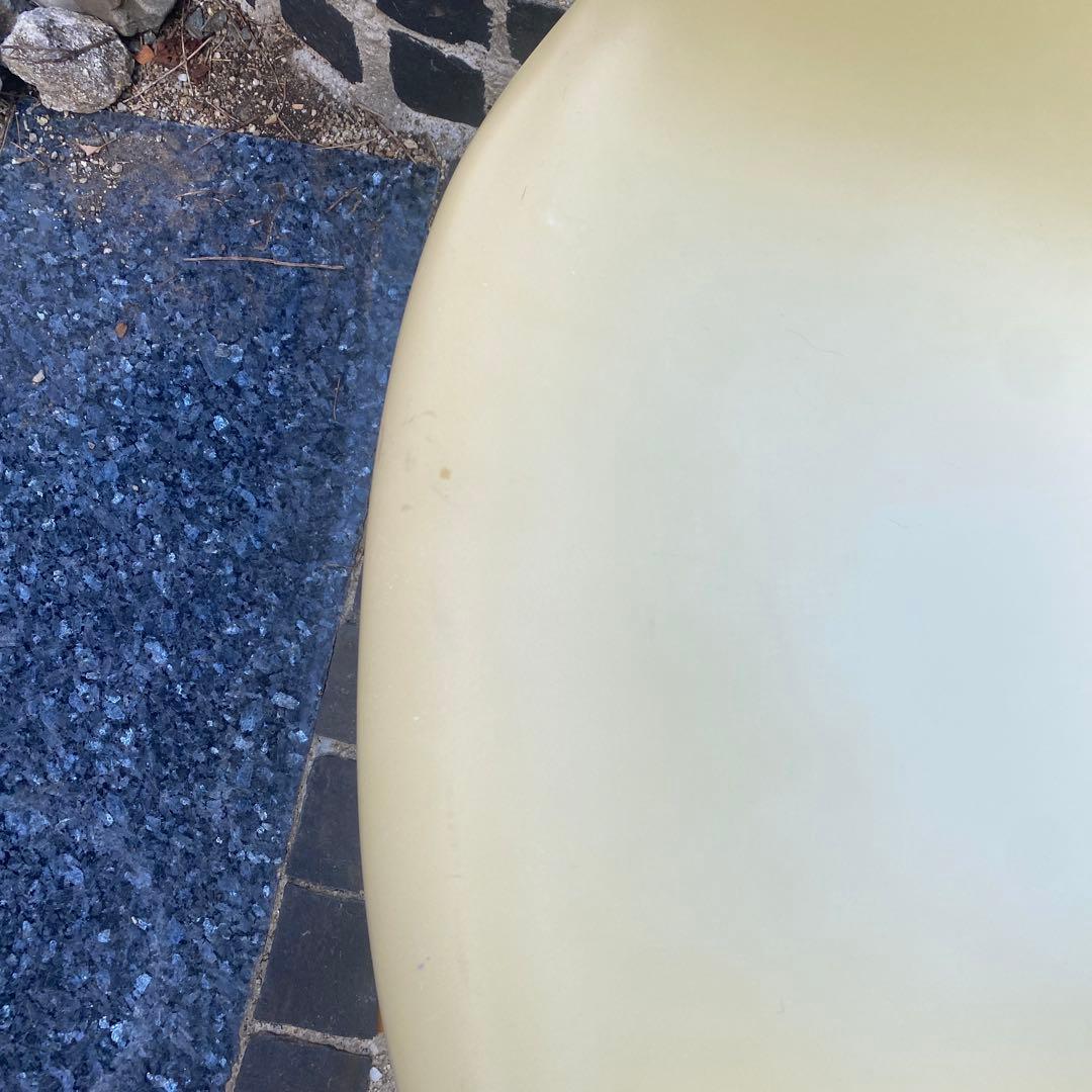 Vitraヴィトラ イームズ アームシェルチェア 焼け検ハーマンミラー値下げ中