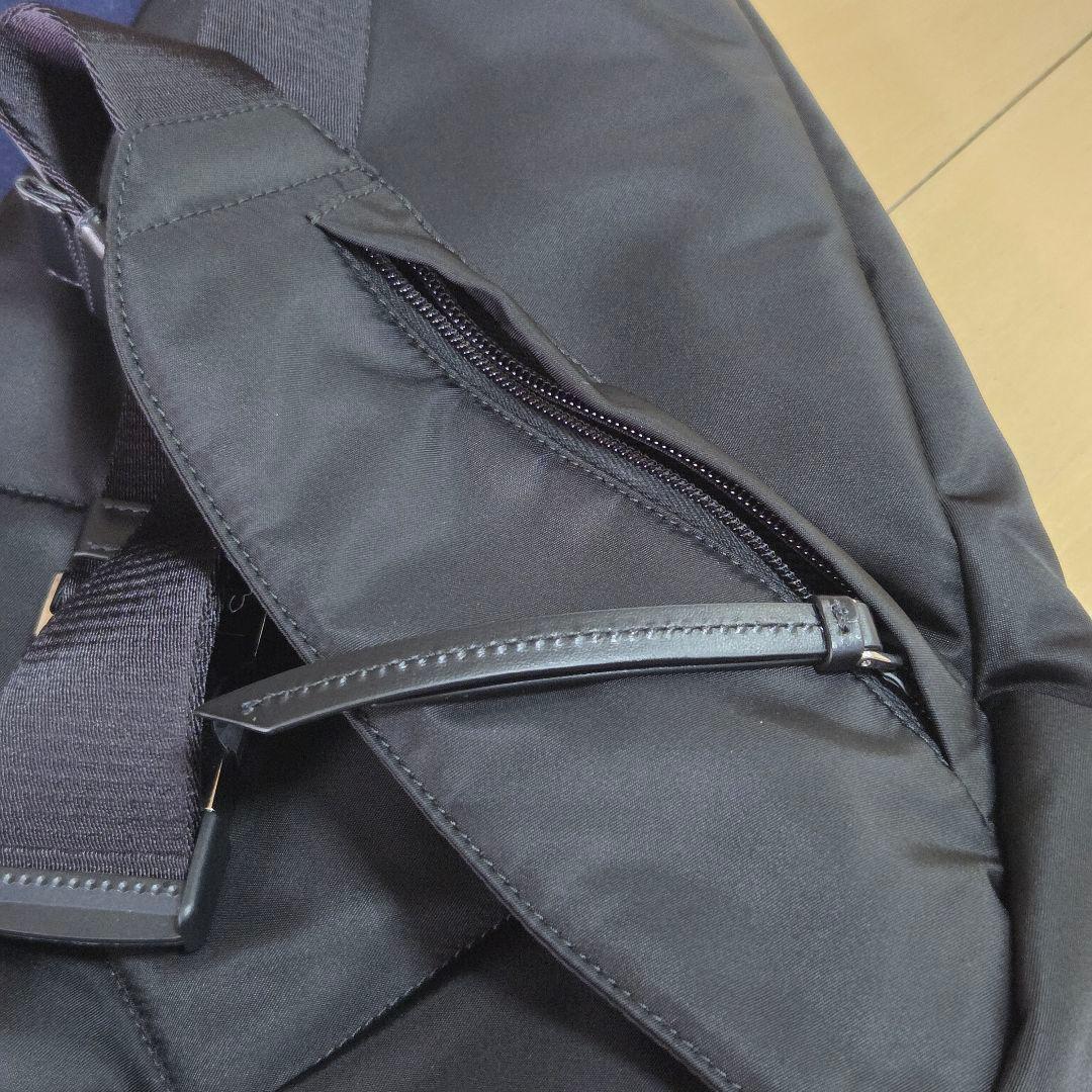 PRADA ショルダーバック 2VZ092 ボディバッグ スリングバッグ
