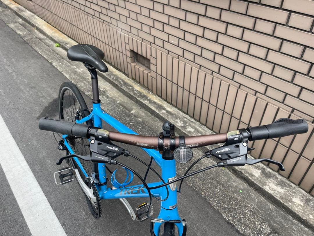 ク*ラ様 【大阪市内発送無料】TREK 7.4FXアルミクロスバイク 700C