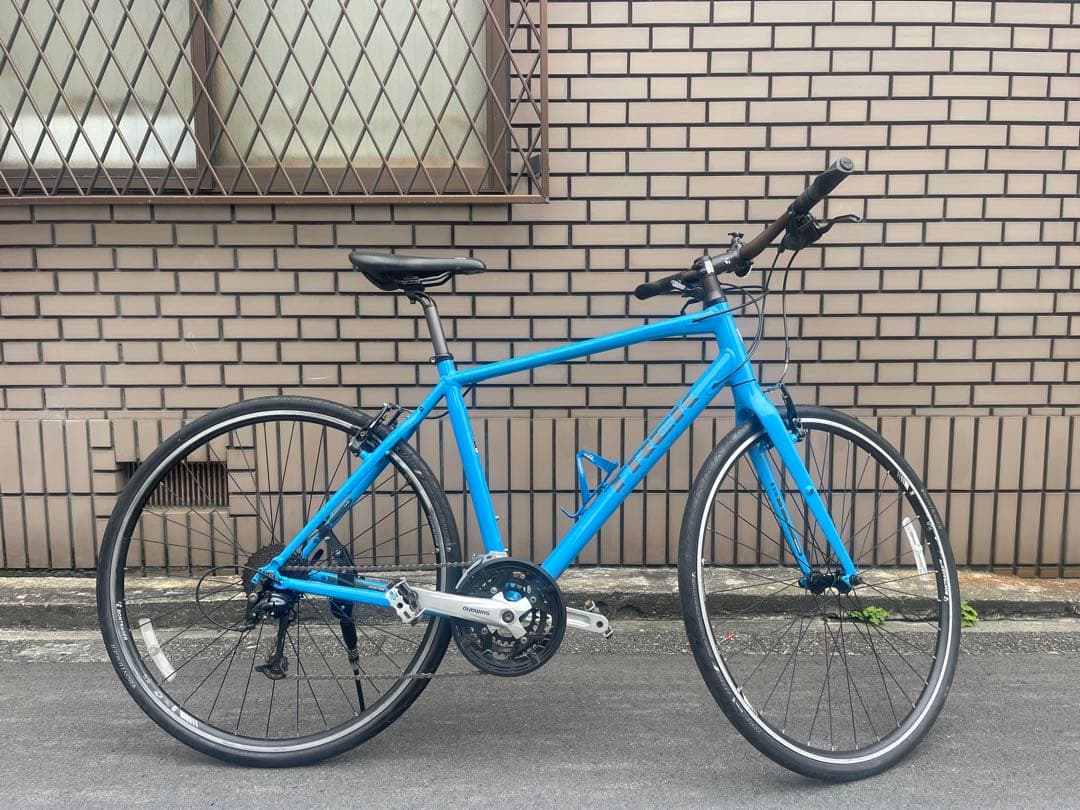 ク*ラ様 【大阪市内発送無料】TREK 7.4FXアルミクロスバイク 700C