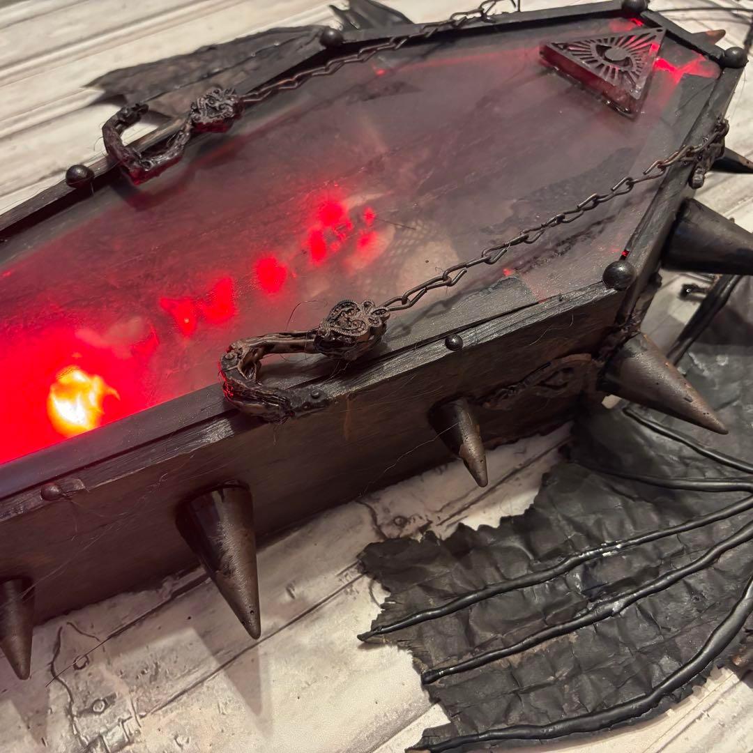 【Special Price】 血誓いの棺(拷問)オブジェ