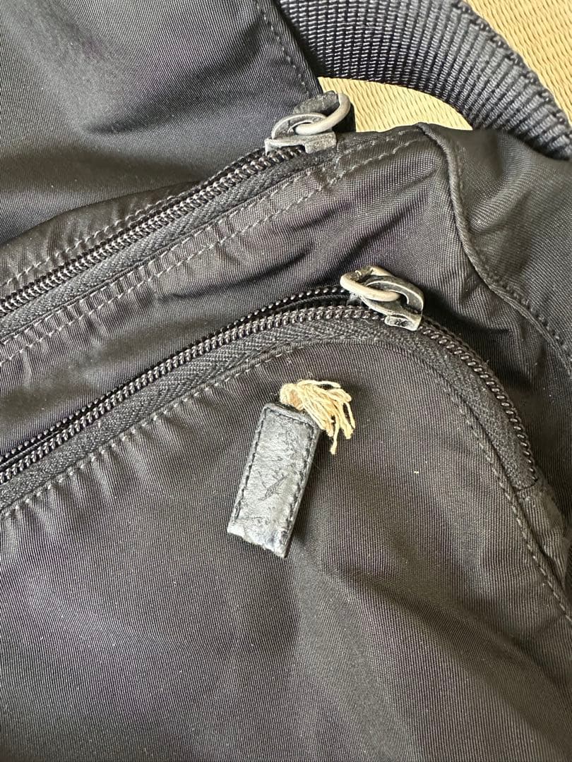 プラダ メッセンジャーバッグ テスートナイロン レザー 黒