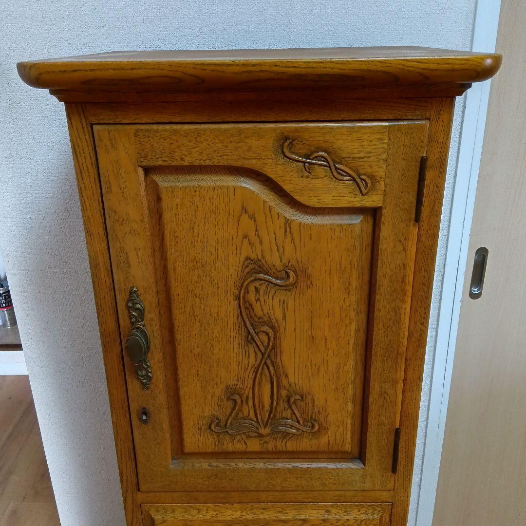 北欧 英国スタイル 彫刻入り キャビネット 収納棚 電話台 花台【送料込み】