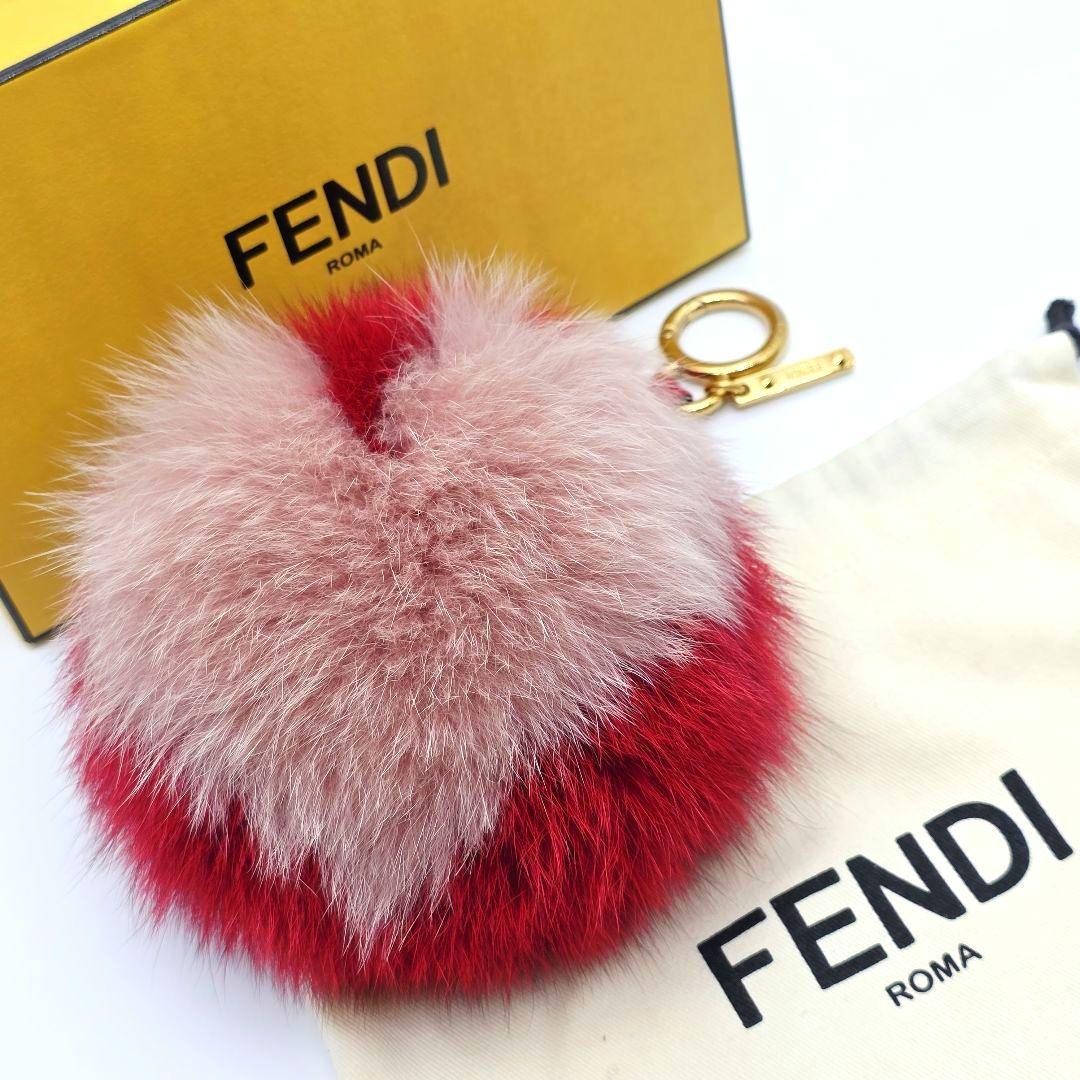 ✨美品✨ FENDI ポンポンチャーム キーリング ハートファー ピンク