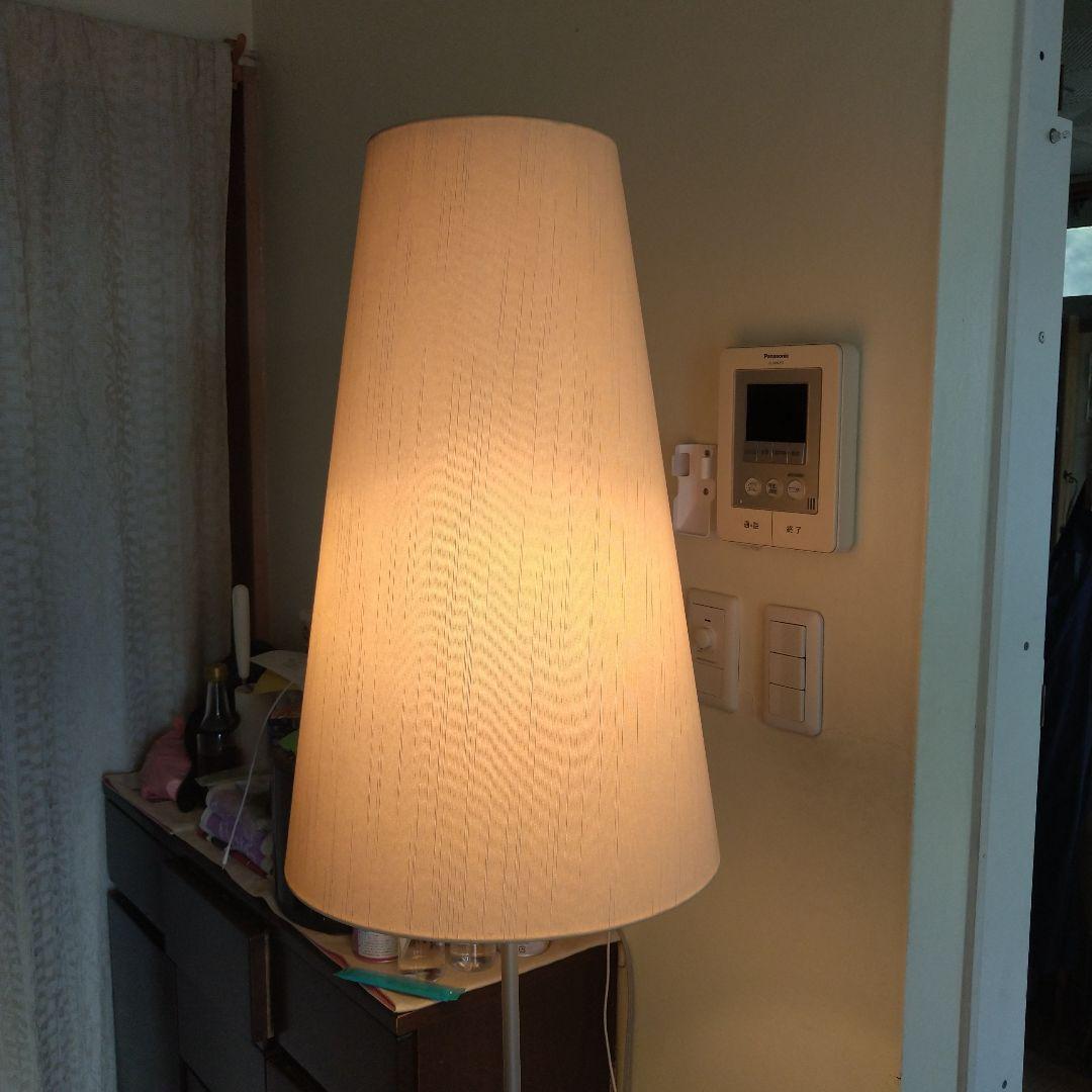 ヤマギワ フロアスタンド 木製（オーク？）と金属