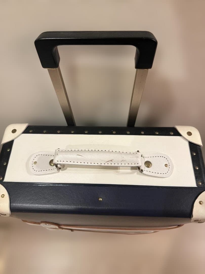 グローブトロッター　キャリーケース 　21インチ　サントリーニ限定モデル