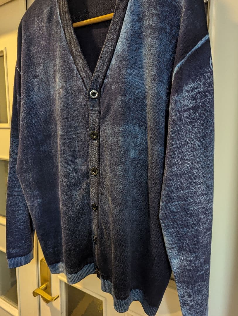 DIESEL 予備ボタン付き グレン期名作ロゴ付きニットカーディガン