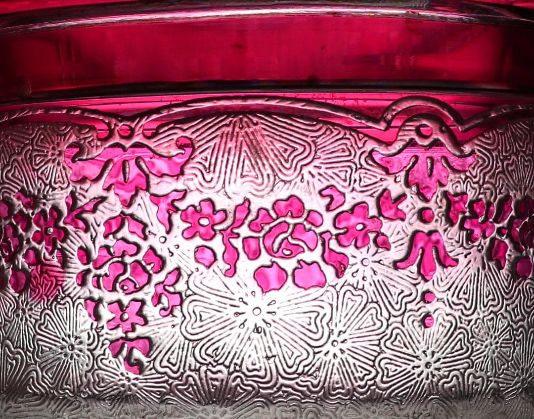 オールド・ヴァルサンランベール 桃色被せガラス薔薇蓋物 ボンボニエール 小物入れ