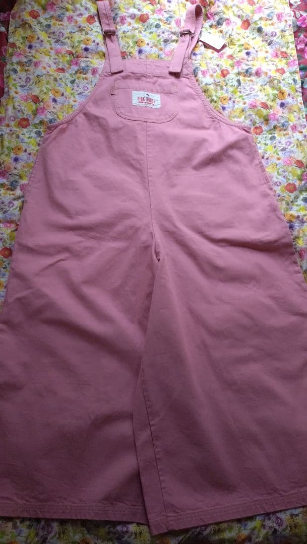 ピンクハウス　ハローキティ　サロペット　ネームワッペン使い