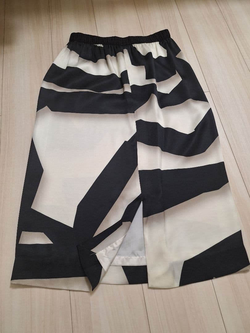 【DRIES VAN NOTEN 】ドリスヴァンノッテン白✕黒タイトスカート