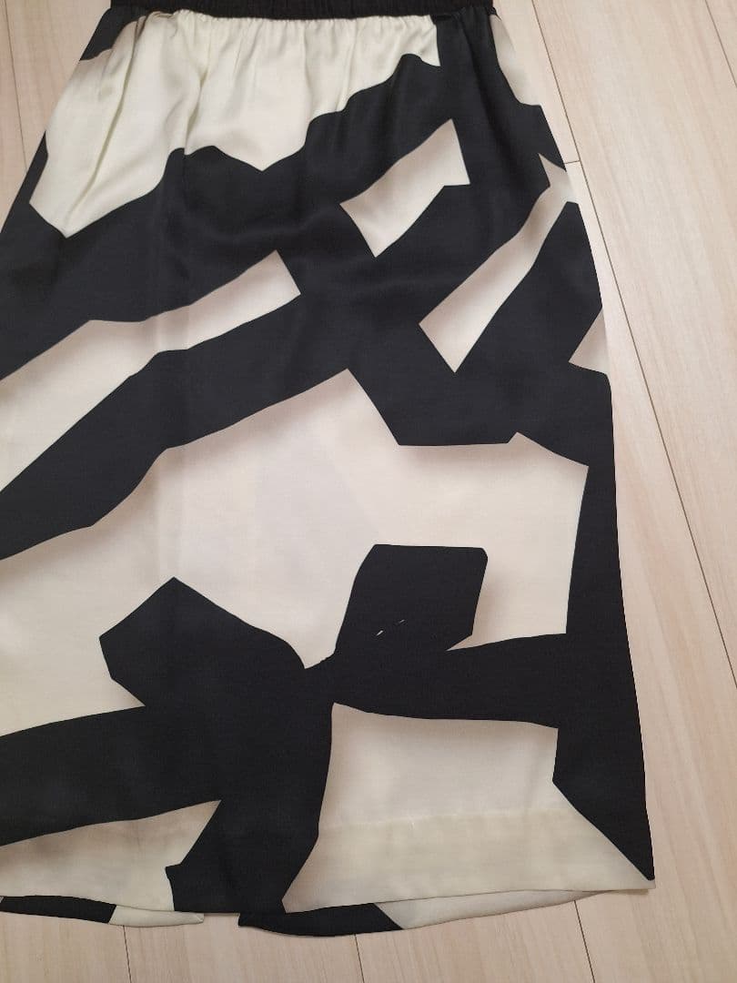 【DRIES VAN NOTEN 】ドリスヴァンノッテン白✕黒タイトスカート