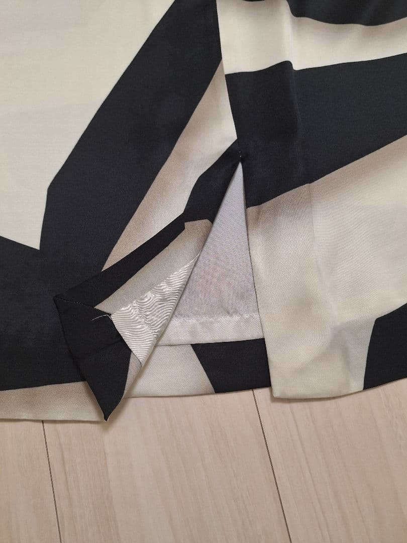 【DRIES VAN NOTEN 】ドリスヴァンノッテン白✕黒タイトスカート