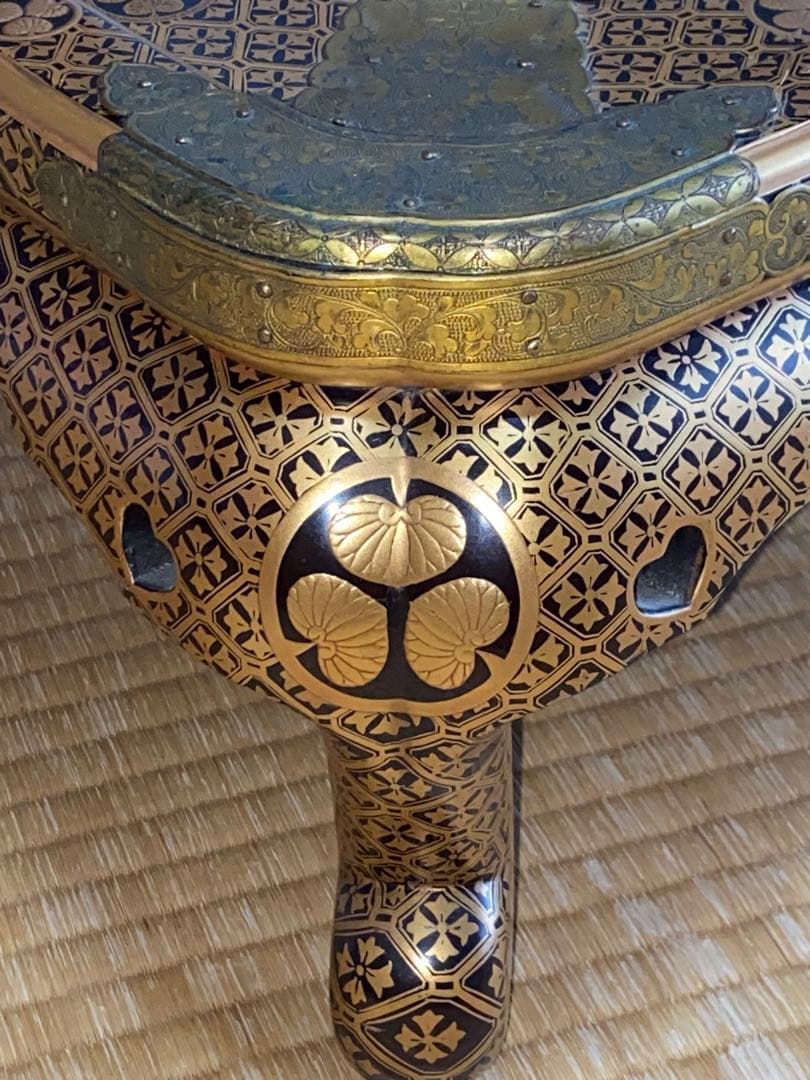 Qqqqw 大名家伝来品梨地高蒔絵徳川家葵紋入火鉢！