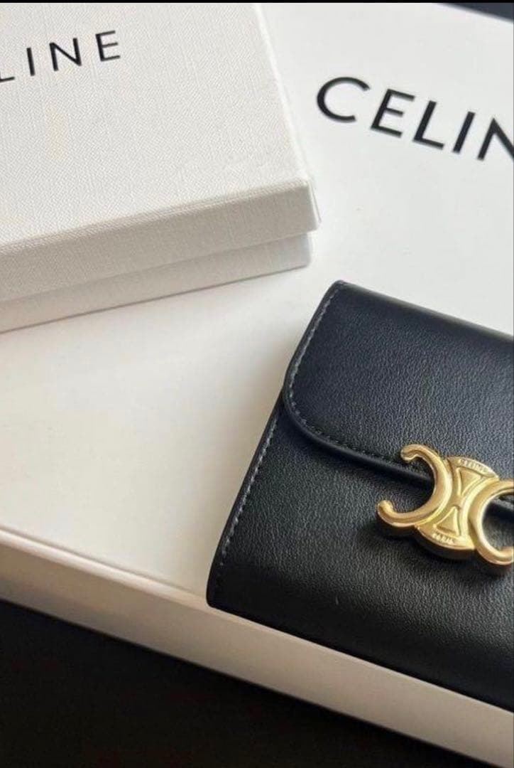 【新品未使用】CELINE スモール フラップウォレット トリオンフ 黒