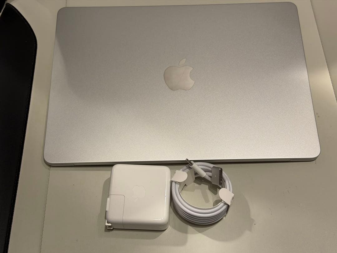 ほぼ新品MacBook Air 2025 M4 32GB JIS