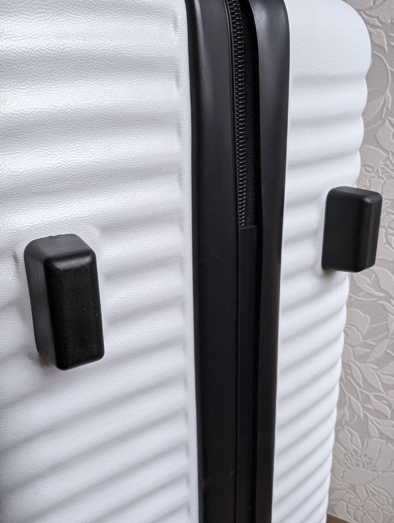 ブレーキキャスター付き　HaNT スーツケース