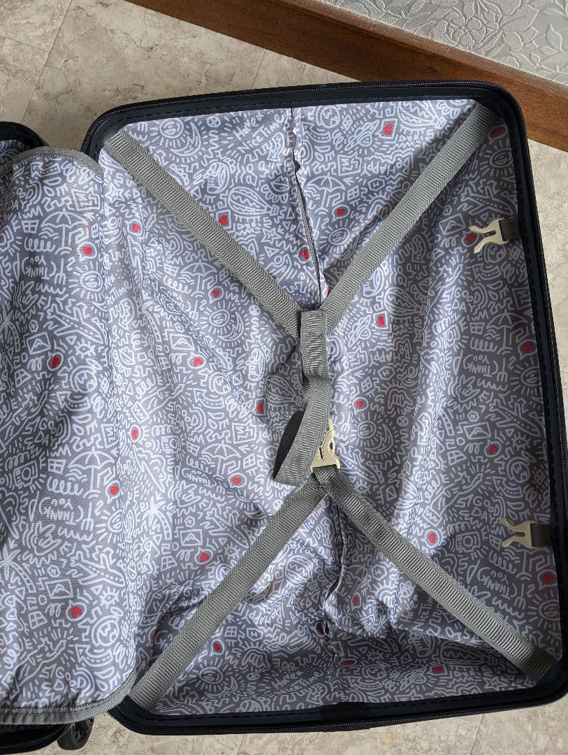 ブレーキキャスター付き　HaNT スーツケース