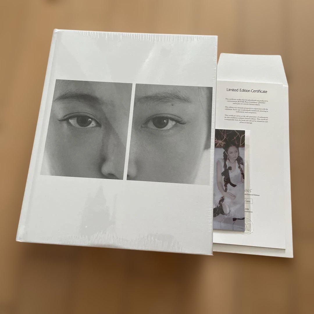 JENNIE J2NNI5 ジェニ 写真集 フォトブック しおり付