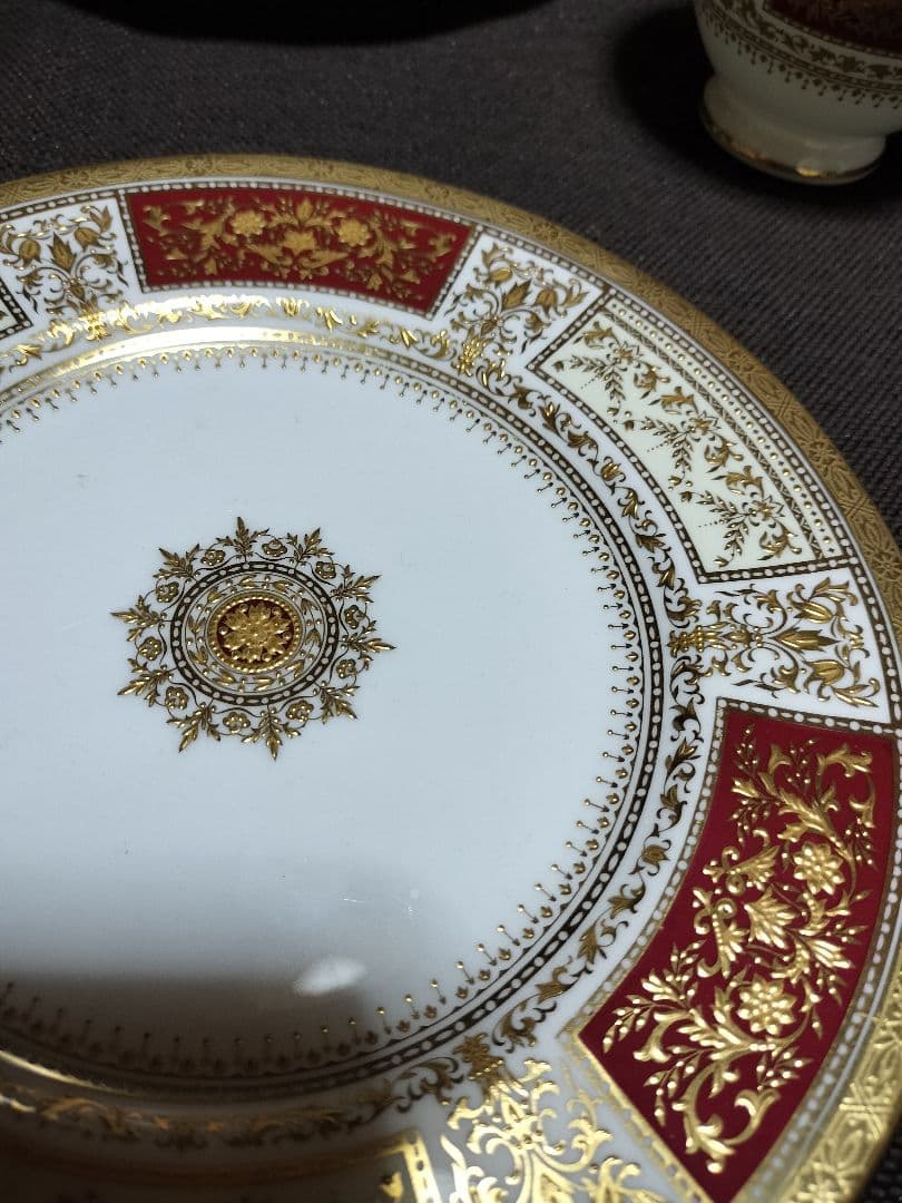 ミントンダイアデム　カップ&ソーサープレートトリオ　アフタヌーンティー