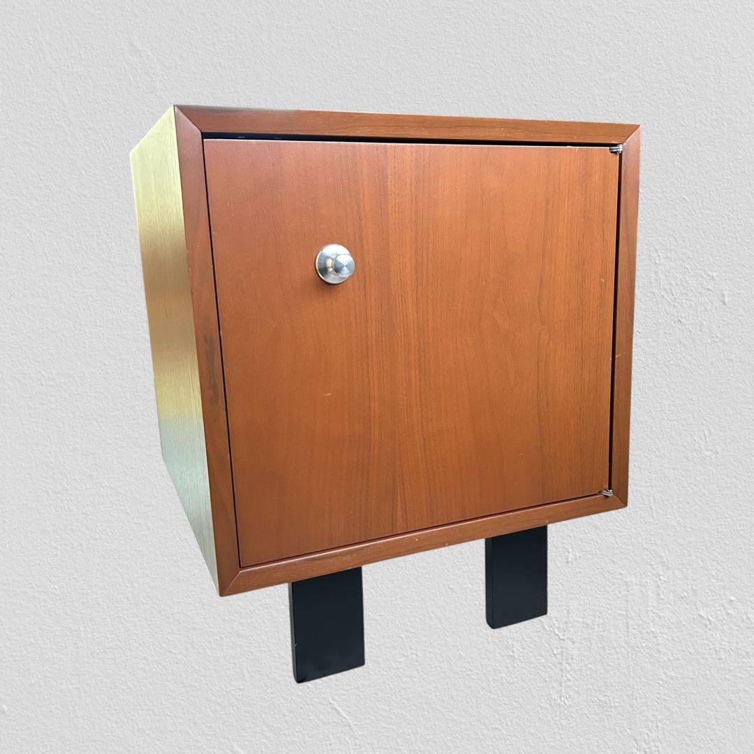 キャビネット・サイドボード Herman Miller e Nelson Cabinet