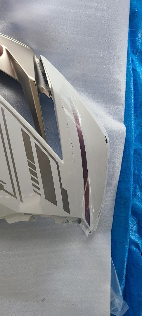 ニンジャ400　パールブリザード23年　右カウルフィン付き