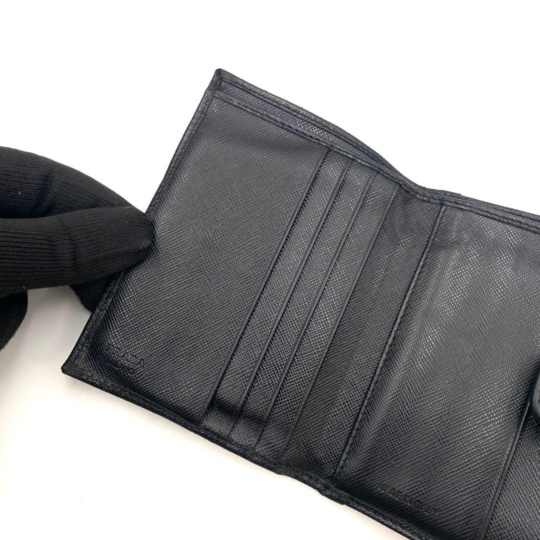 プラダ トライアングル ロゴ サフィアーノ レザー 二つ折り財布 黒 付属品完備