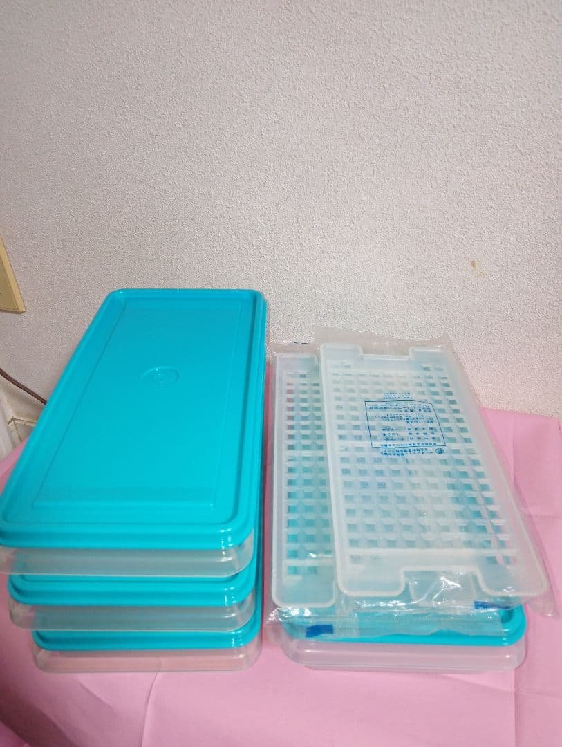 ★★新品未使用品　タッパーウェアSSセット中.小4個セット　すのこ2枚付き★★