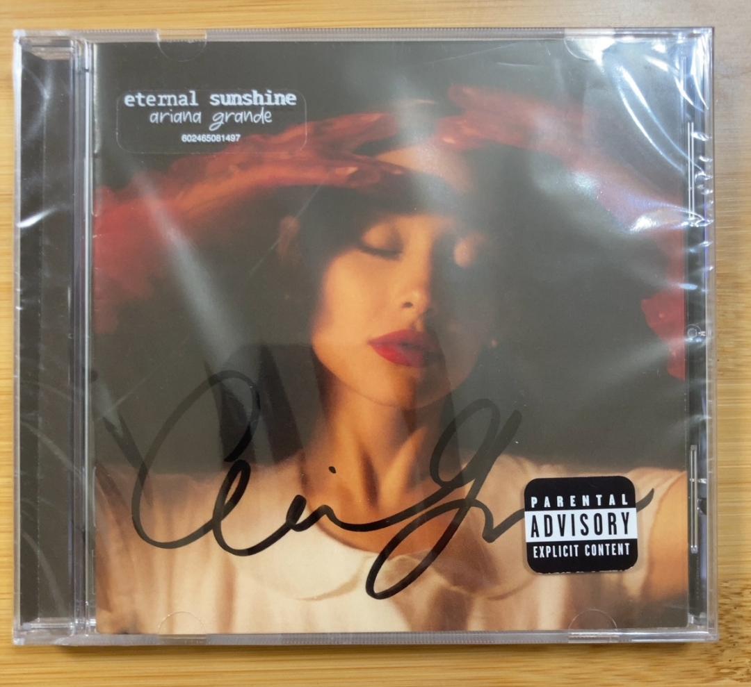 アリアナ・グランデ　直筆サイン入りCD　Ariana Grande - FULL