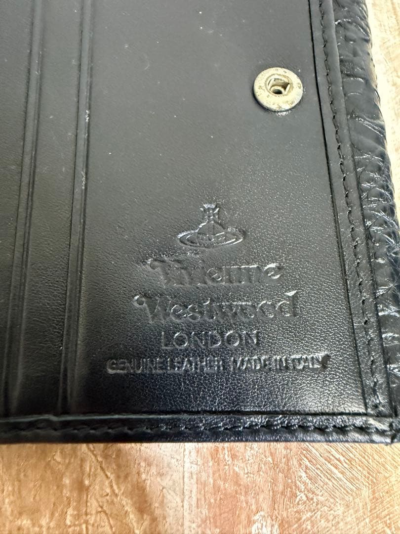 Vivienne Westwood チェーンオーブコンパクトウォレット