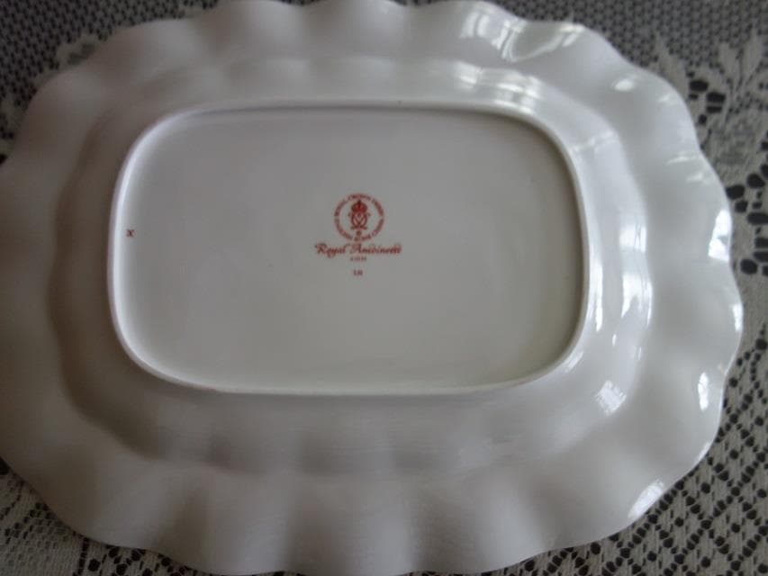 【美品・未使用品】英国王室　ロイヤルアントワネット　オーバルデッシュS