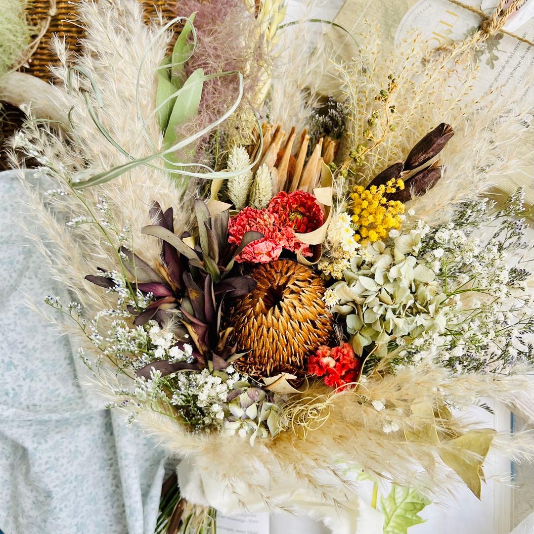 スワッグ　ワイルドフラワー　バンクシア　プロテア　パンパスグラス