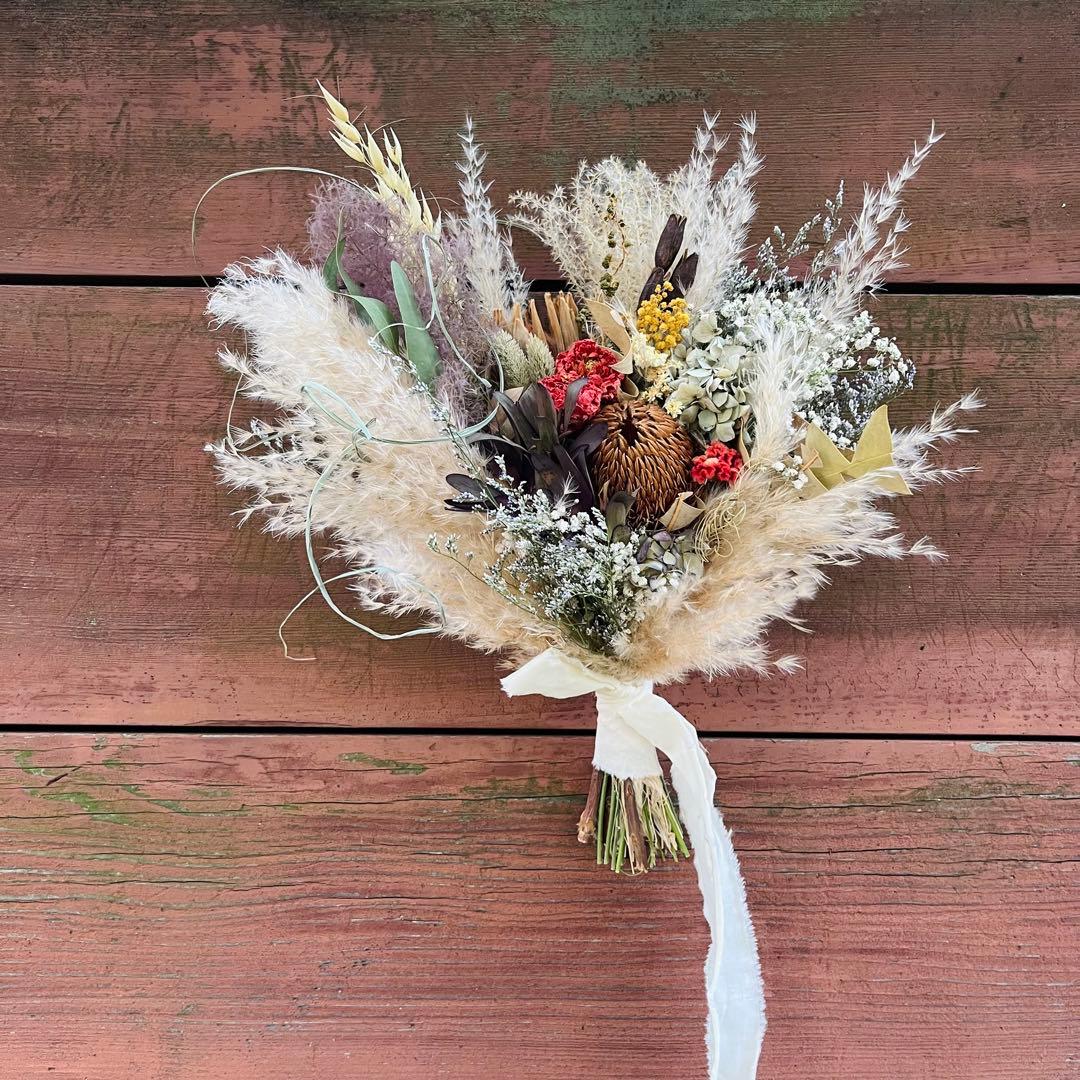 スワッグ　ワイルドフラワー　バンクシア　プロテア　パンパスグラス