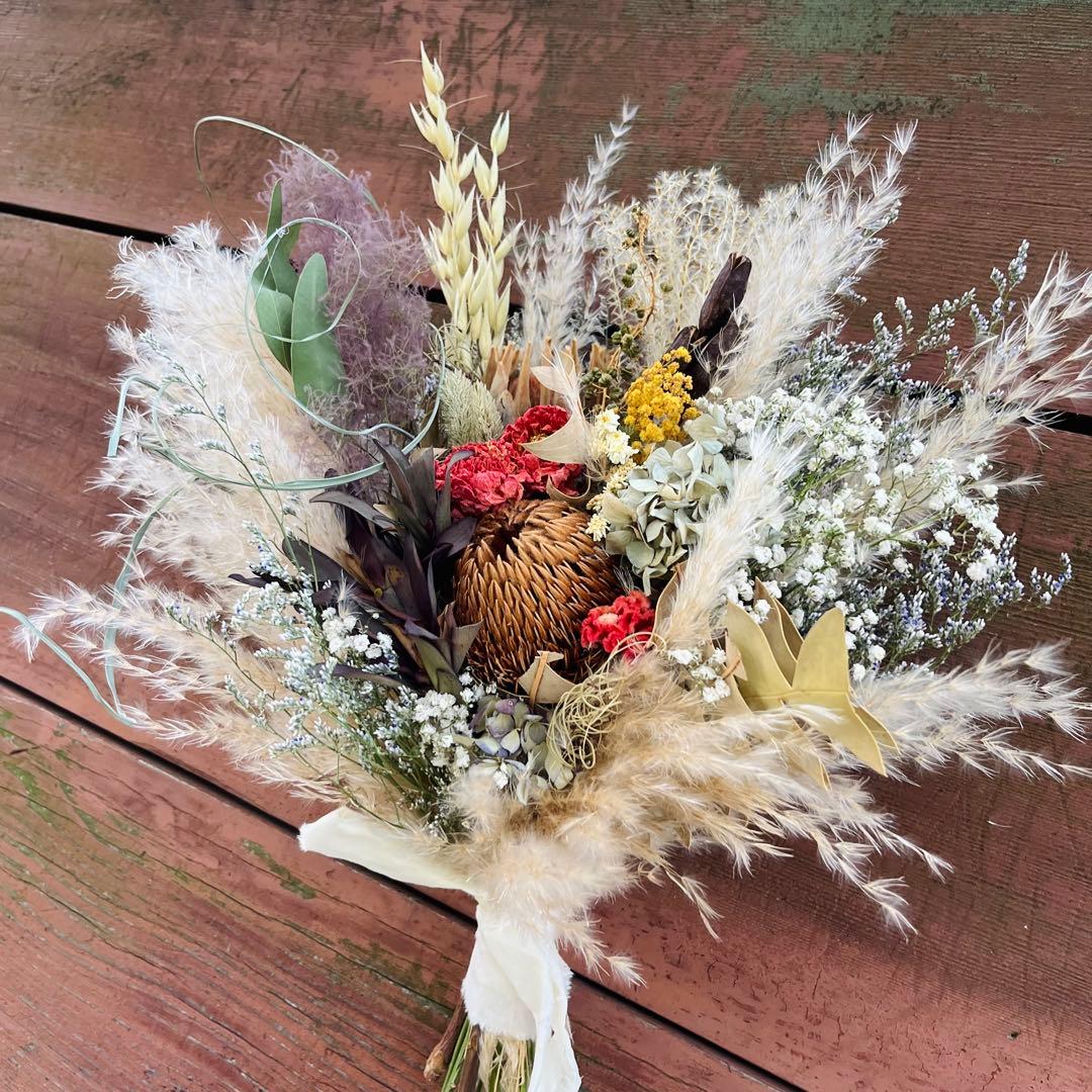 スワッグ　ワイルドフラワー　バンクシア　プロテア　パンパスグラス