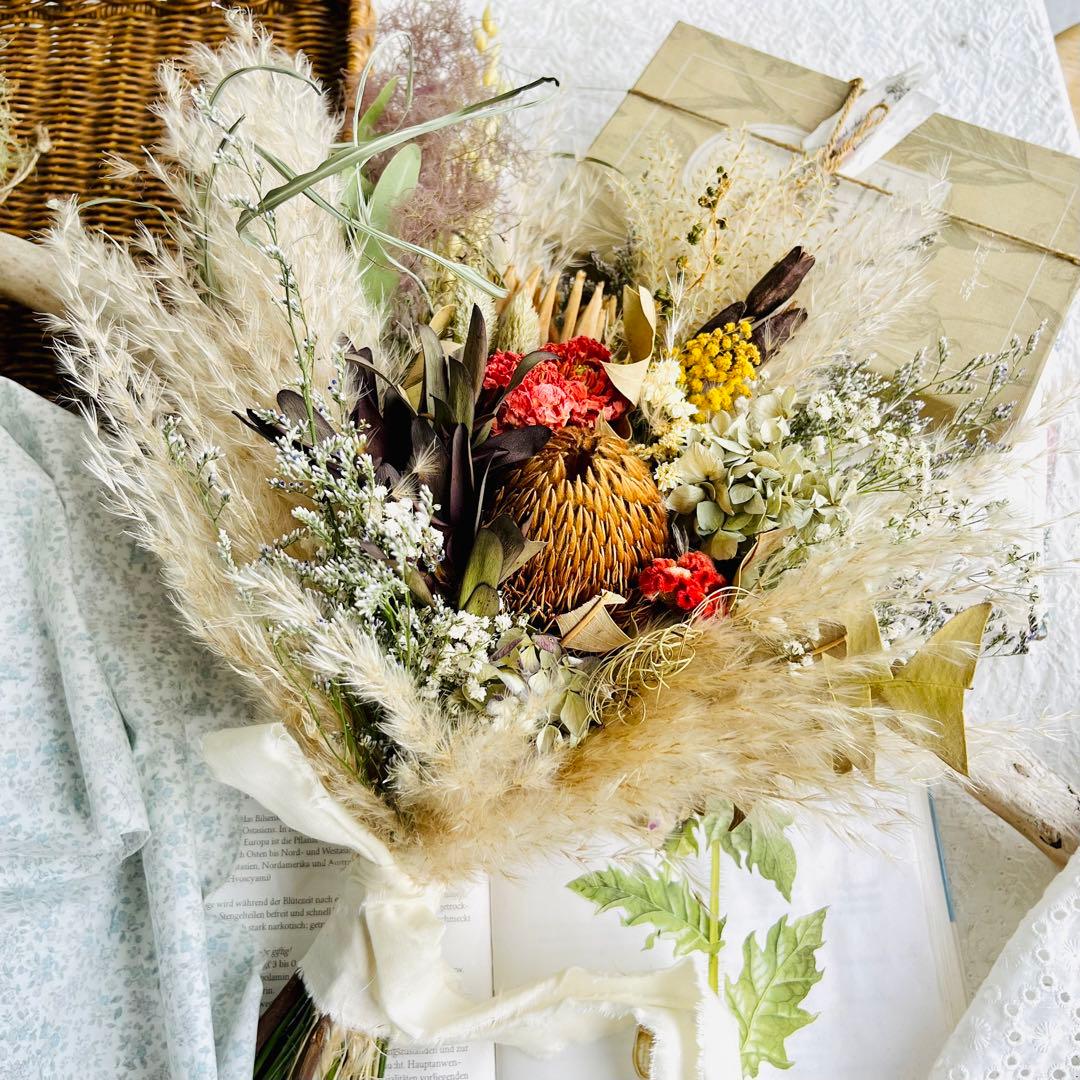 スワッグ　ワイルドフラワー　バンクシア　プロテア　パンパスグラス