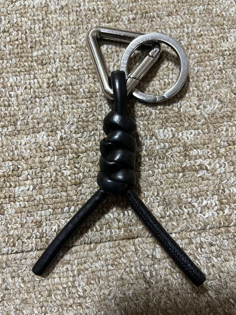 BOTTEGA VENETA ブラックレザー キーホルダー