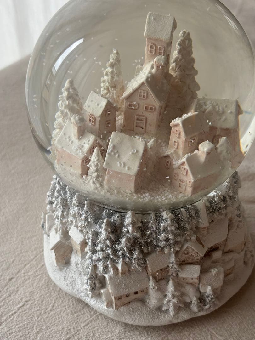 オルゴール付き　スノードーム