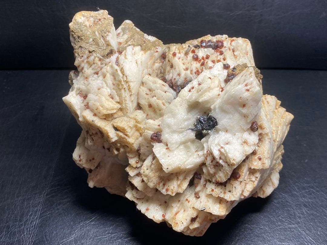 ガーネット　母岩付き　3kg