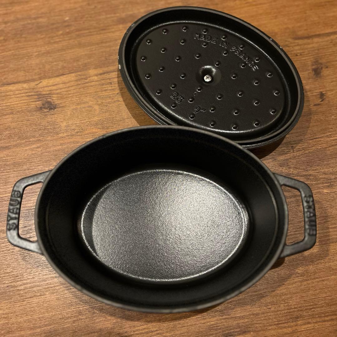 タイムセール！美品STAUB 鍋　オーバル 23 ブラック