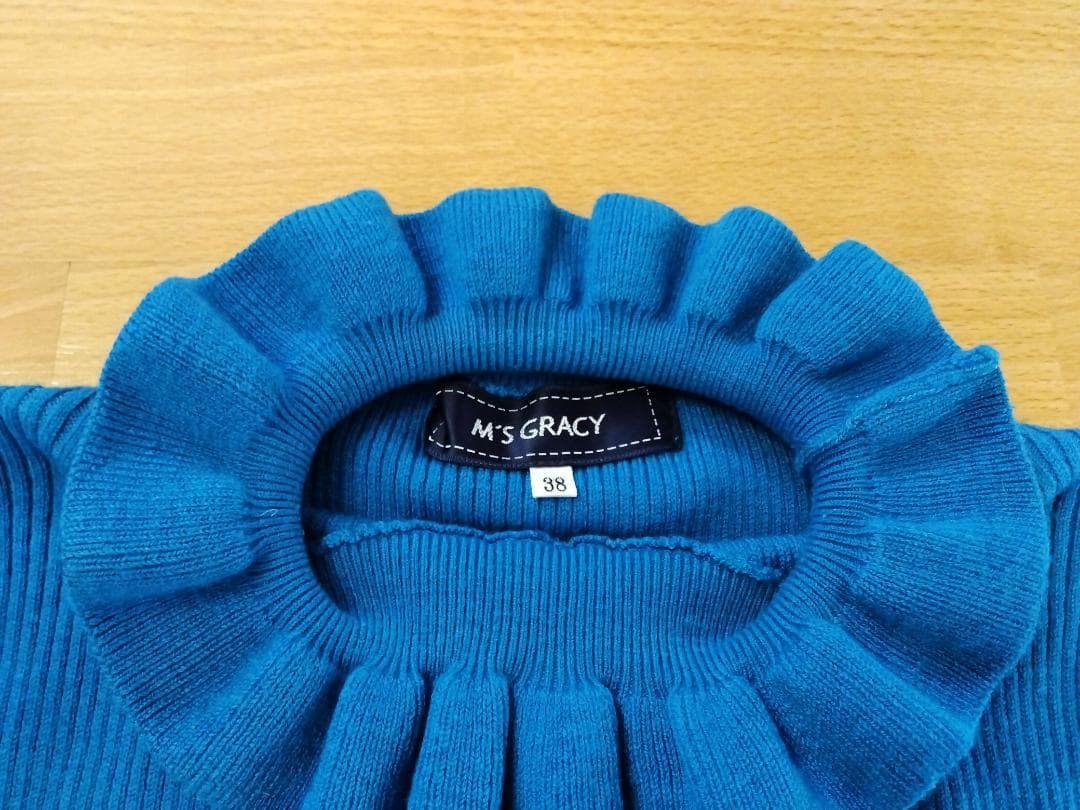 美品　新品同様　エムズグレイシー ブルー　青　ニット　セーター　38　M　フリル