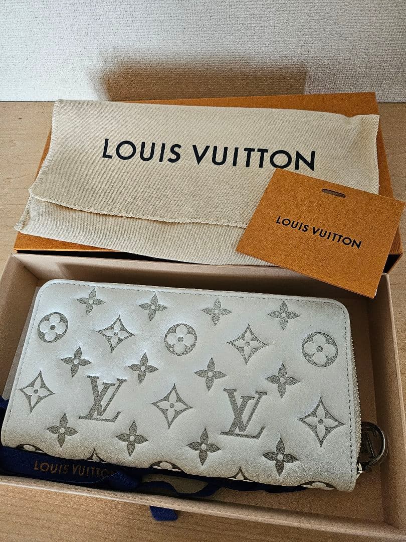 新品未使用✨ルイヴィトン ジッピーウォレット skiコレクション✨完売品