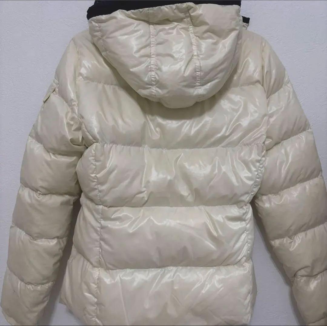 MONCLER アイボリー ダウンジャケット