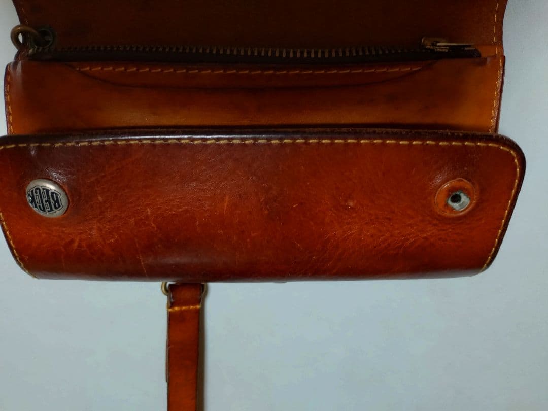 晴れる日　トイズマッコイ　レザー長財布 チェーンストラップ付き