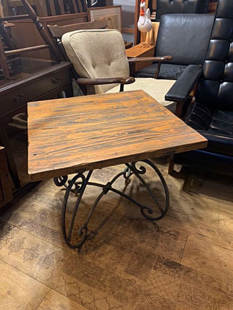 ヴィンテージ　アイアン脚テーブル
