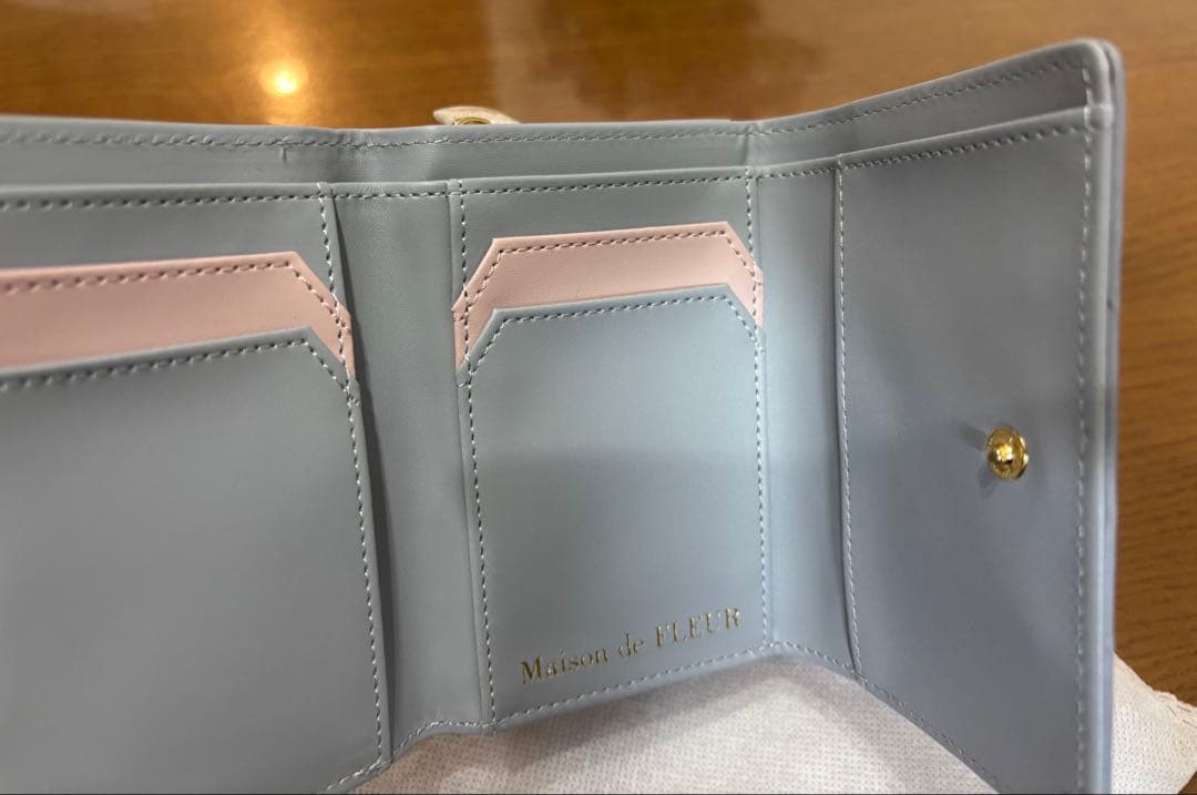 Maison de FLEUR キルティング 三つ折り 財布 水色 リボン