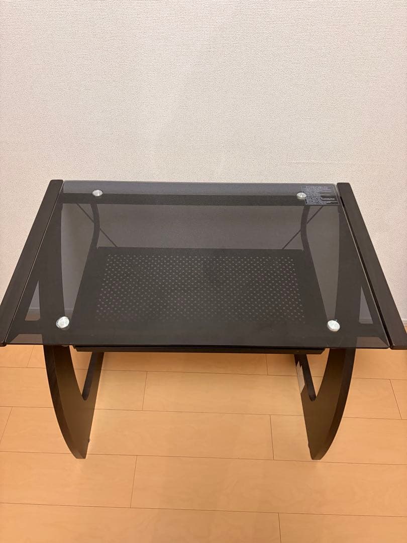 ガラス天板テーブル