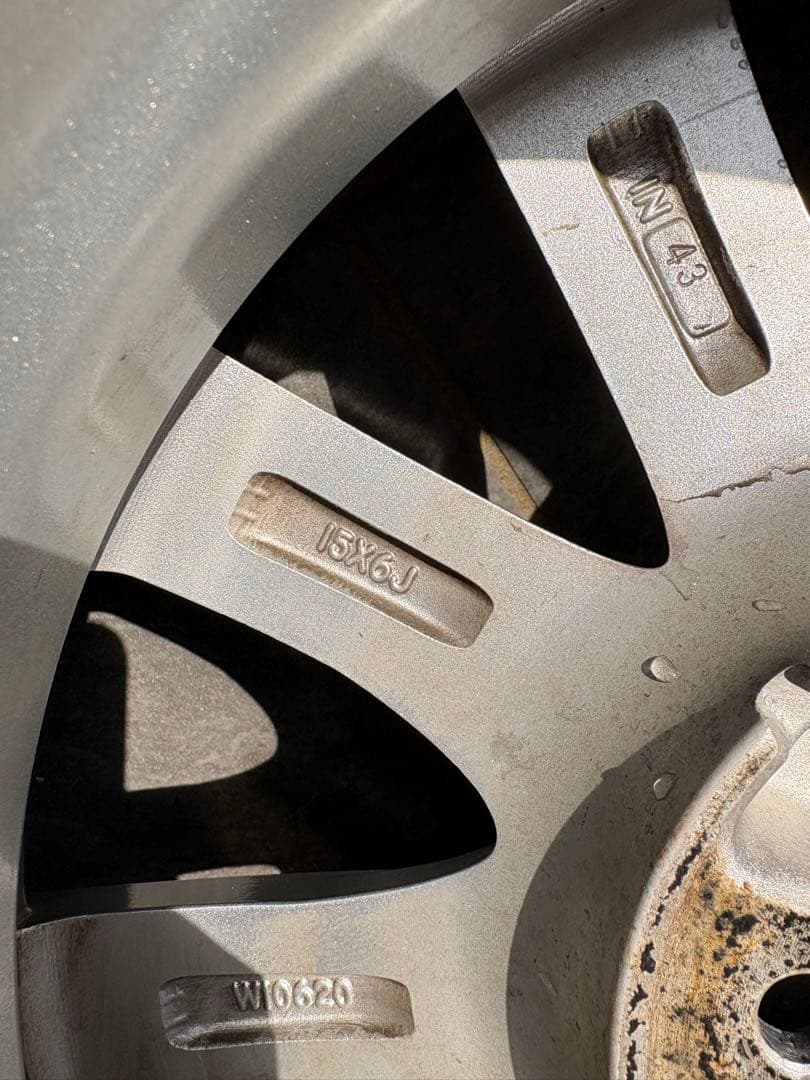 15インチスタッドレスタイヤ、ホイール4本セット