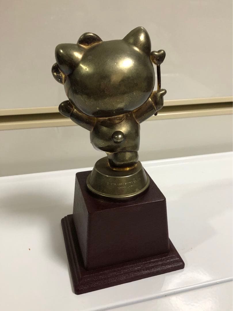 ハローキティ生誕20周年記念トロフィー❤️非売品