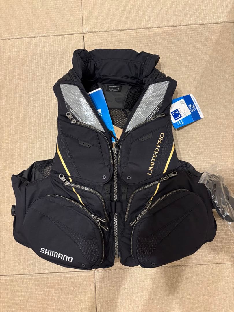 シマノ　フローティングベスト　ネクサスリミテッドプロ　Mサイズ　VF-130W