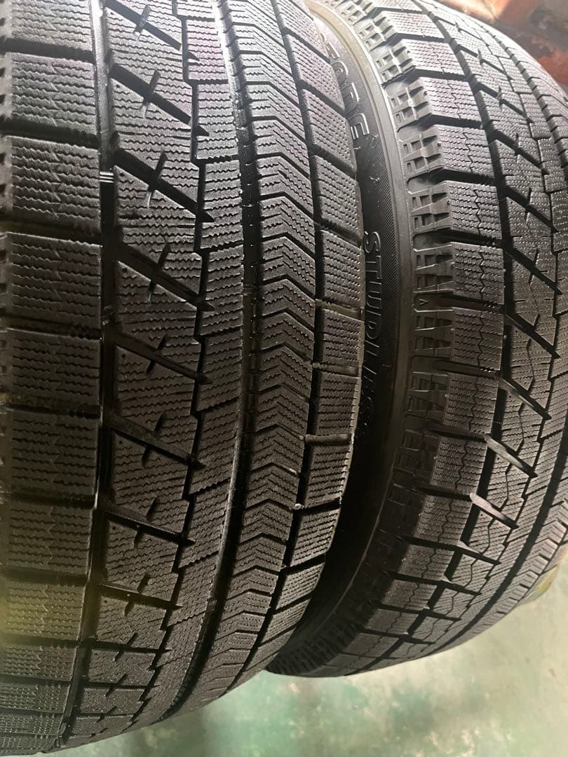 215/60R17 96S VRX スタッドレスタイヤ　2本